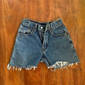 Levi’s Cutoff Shorts 🧡